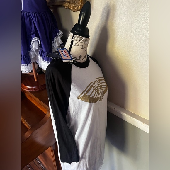 🖤 NWT ADIDAS NEW ORLEANS PELICANS NBA BASKETBALL WOMENS GOLD  SHIRT WHITE L - Picture 4 of 7